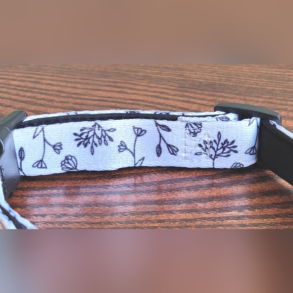 2 /$15 New Tella & Stella Designer Dog Collar Black Baccara Sz Medium - Picture 5 of 7